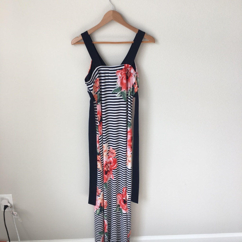 Dress 👗 - Picture 4 of 5
